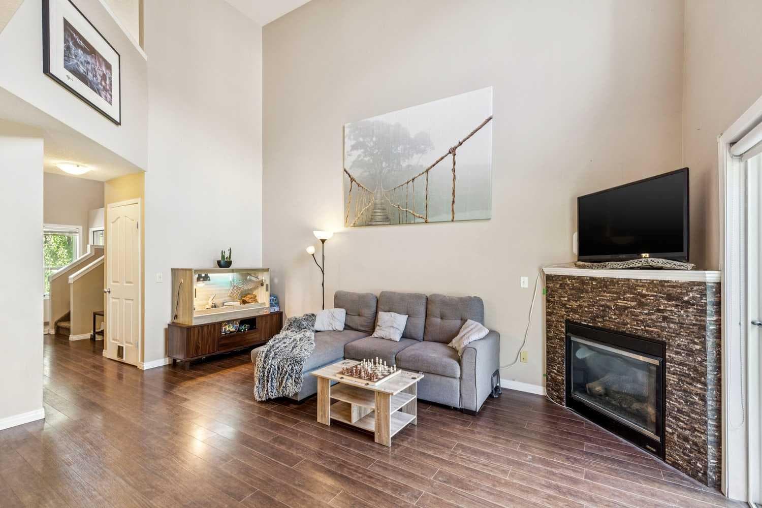 118 Citadel Meadow Gardens NW