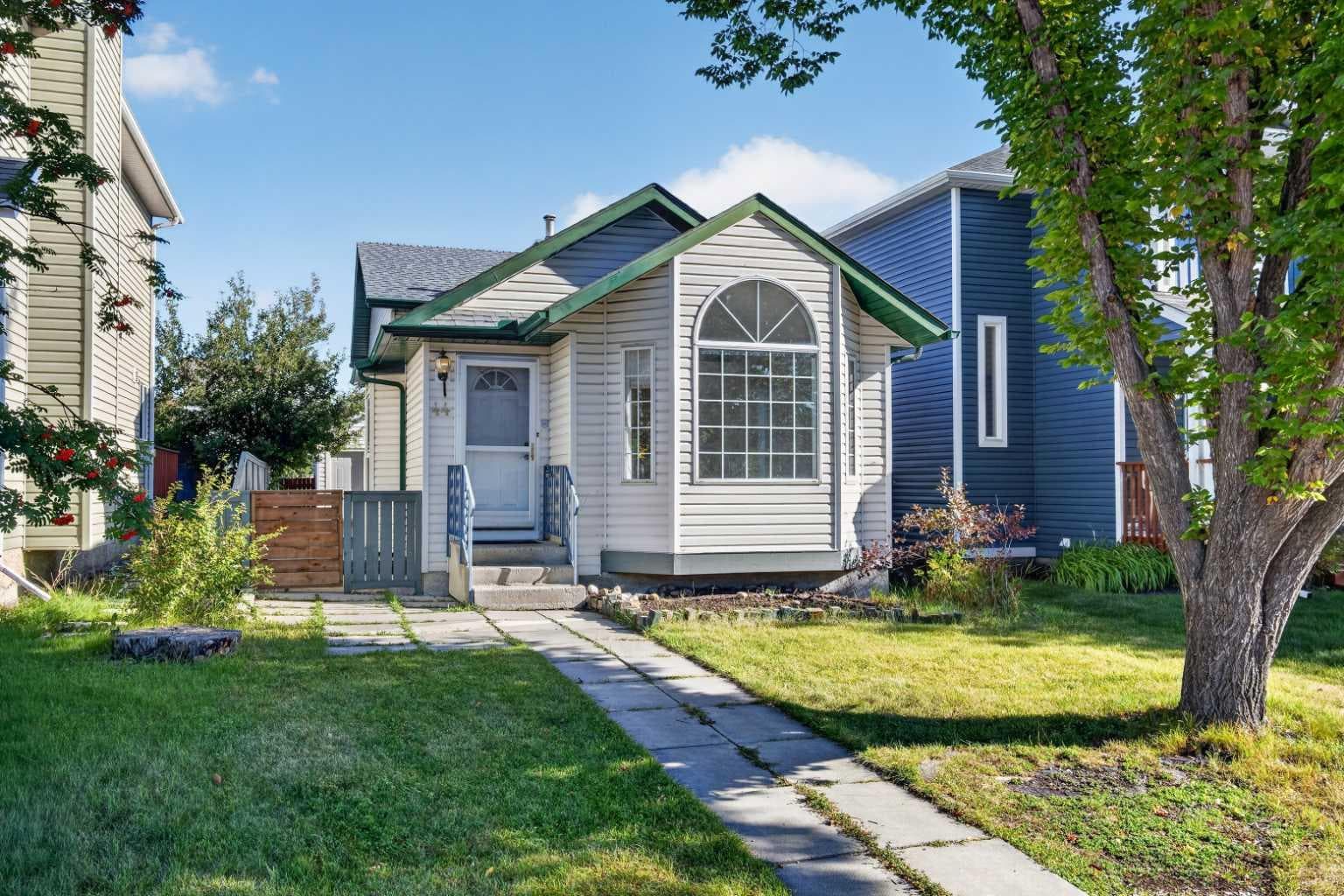 44 Harvest Gold Circle NE