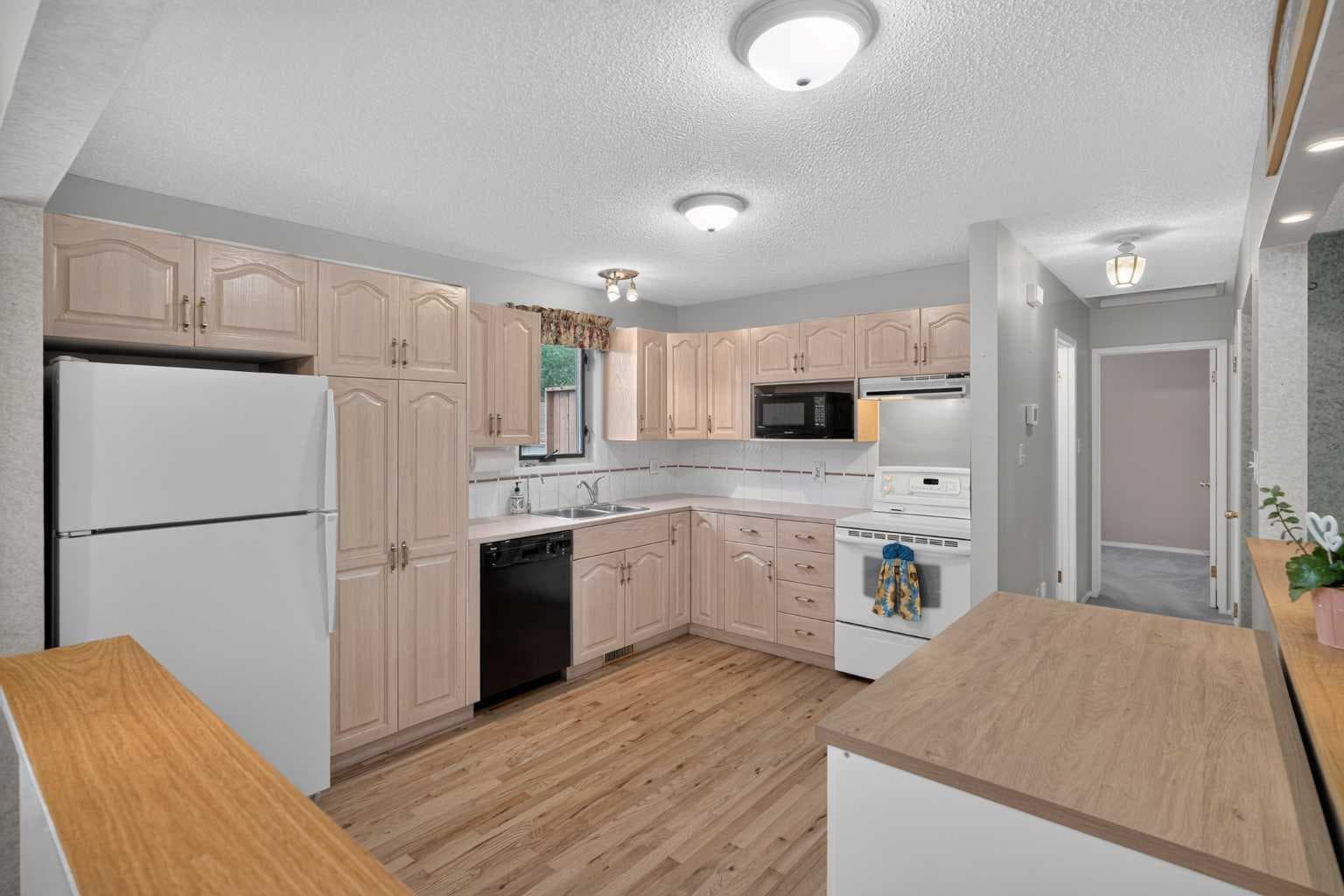 152 Maddock Way NE