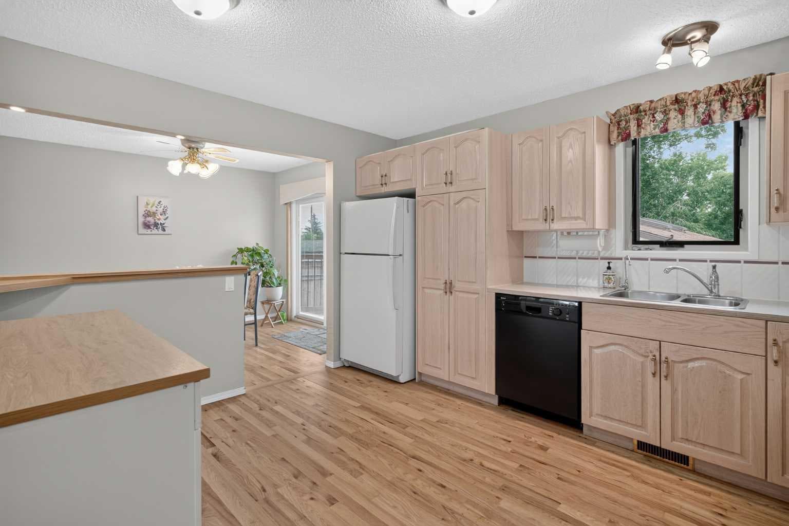 152 Maddock Way NE
