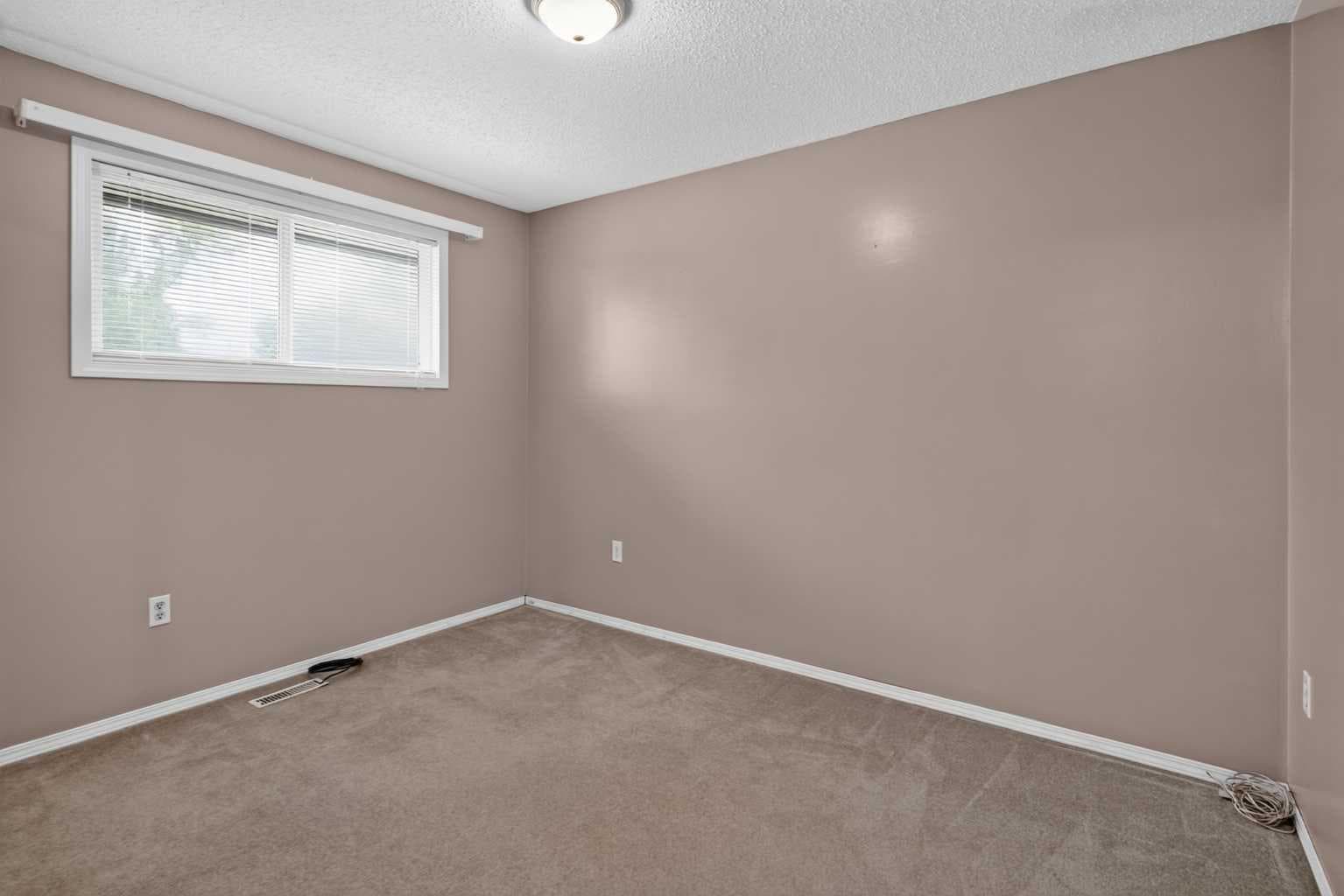 152 Maddock Way NE