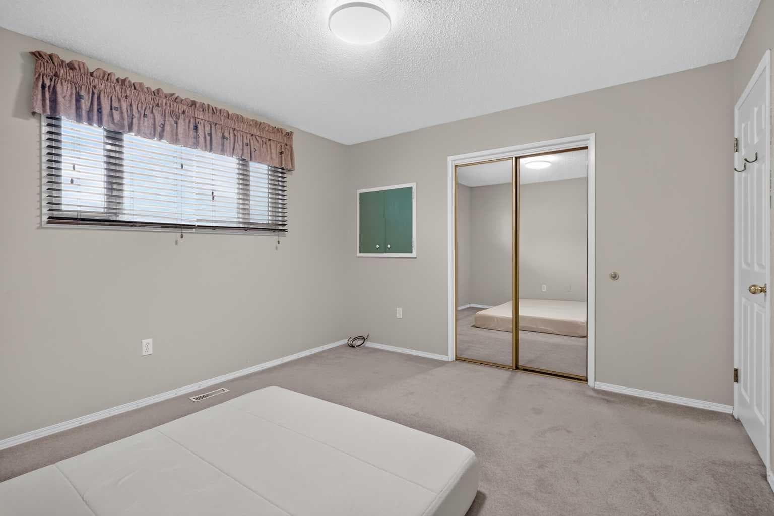 152 Maddock Way NE