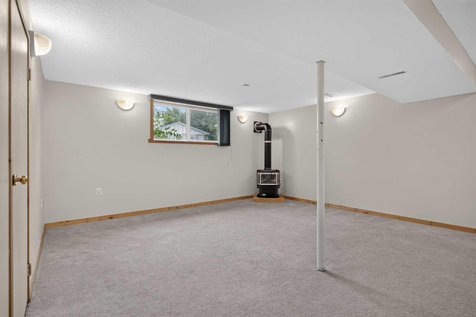 152 Maddock Way NE