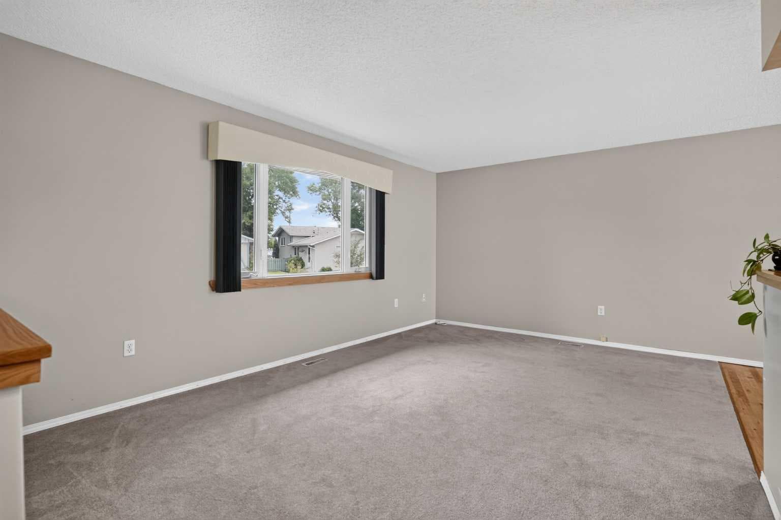 152 Maddock Way NE