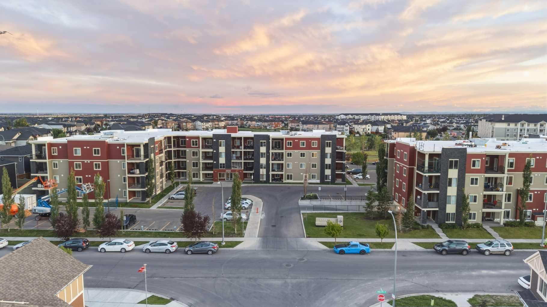 301, 15 Saddlestone Way NE