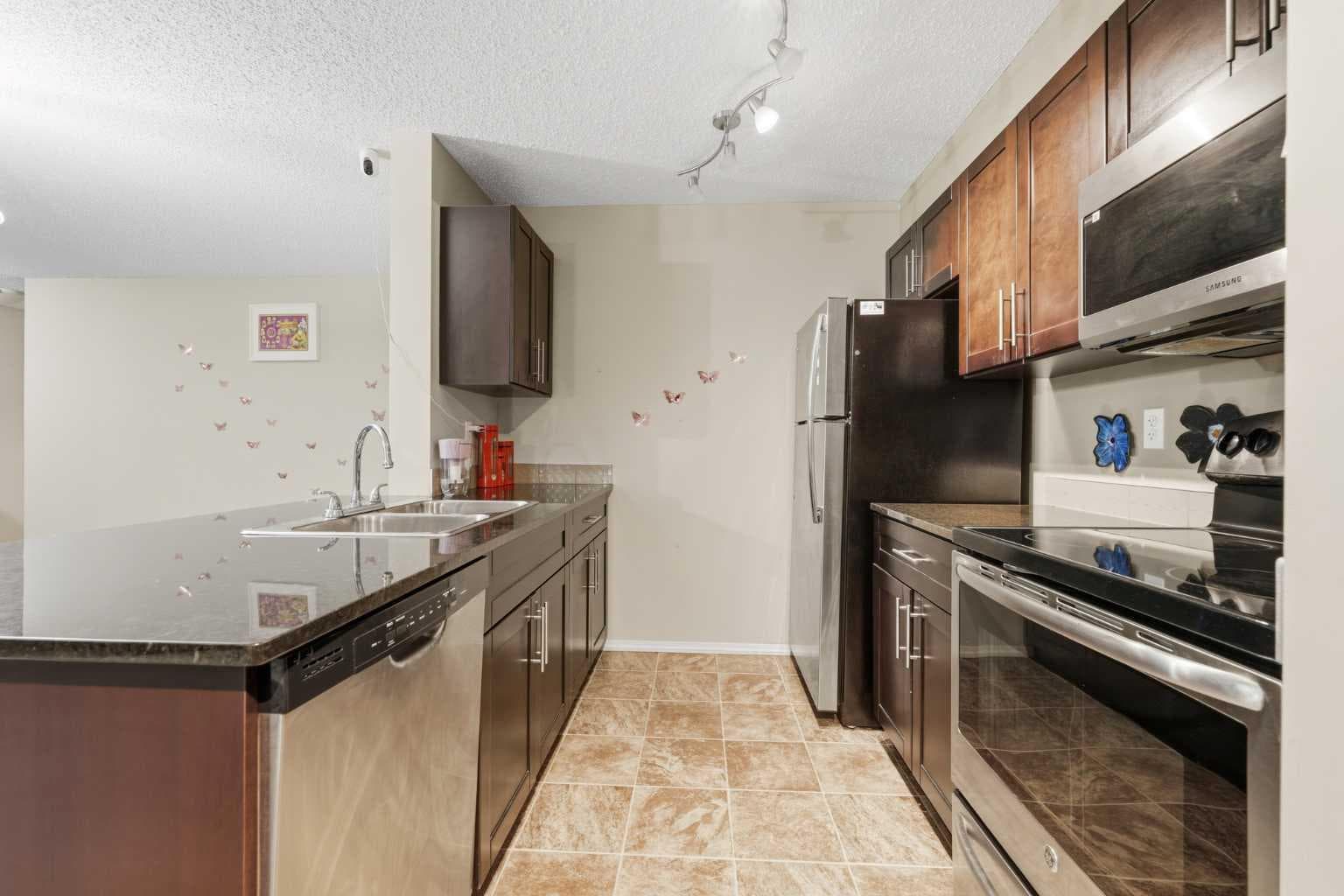 301, 15 Saddlestone Way NE