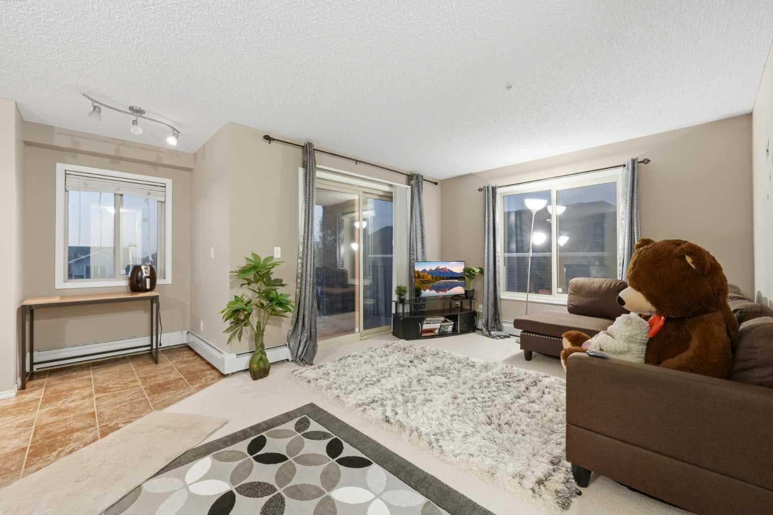 301, 15 Saddlestone Way NE