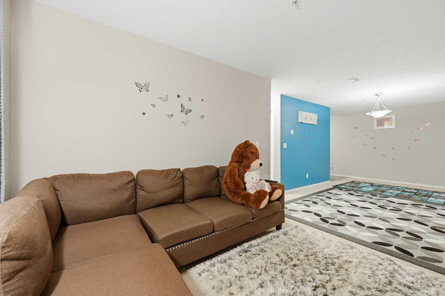 301, 15 Saddlestone Way NE