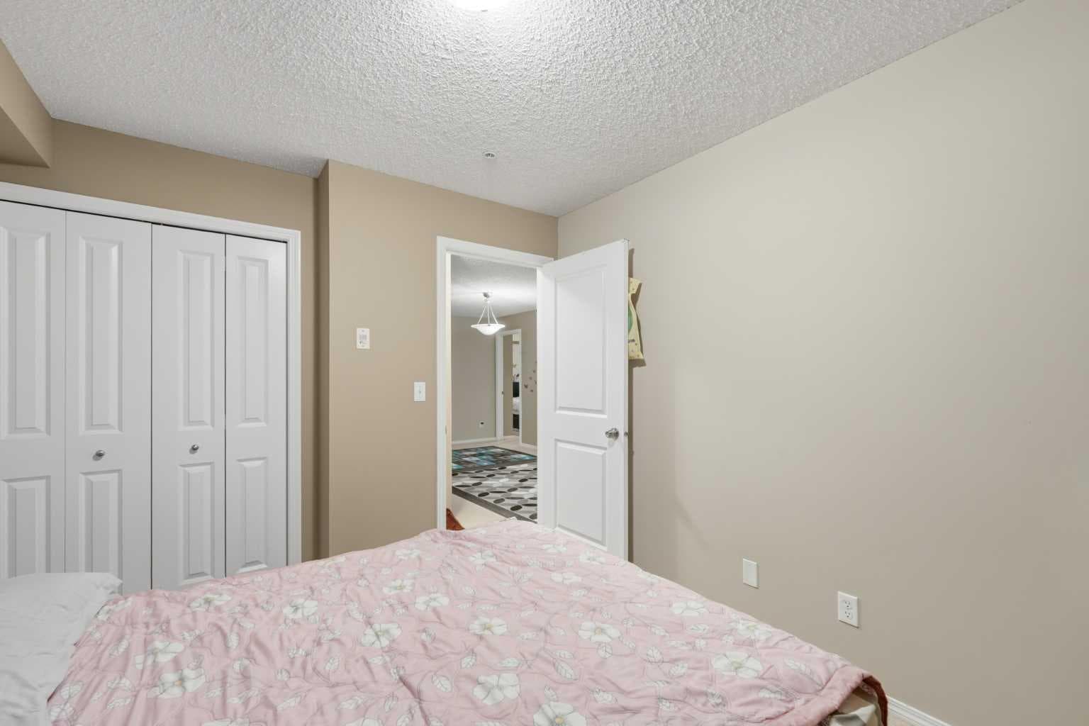 301, 15 Saddlestone Way NE