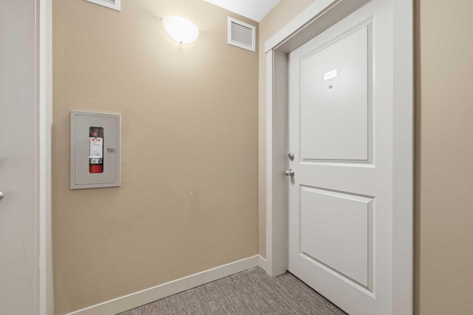 301, 15 Saddlestone Way NE