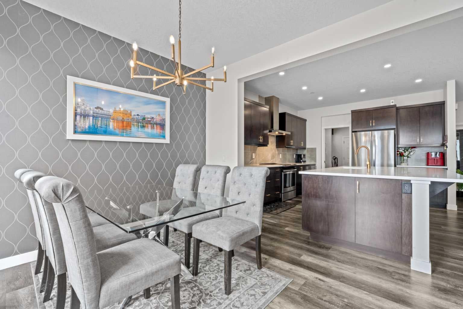 22 Howse Mount NE