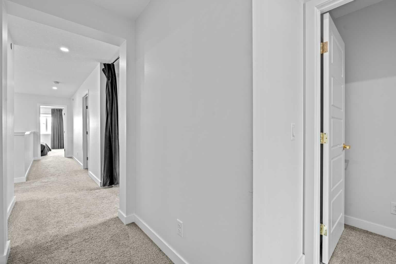 22 Howse Mount NE