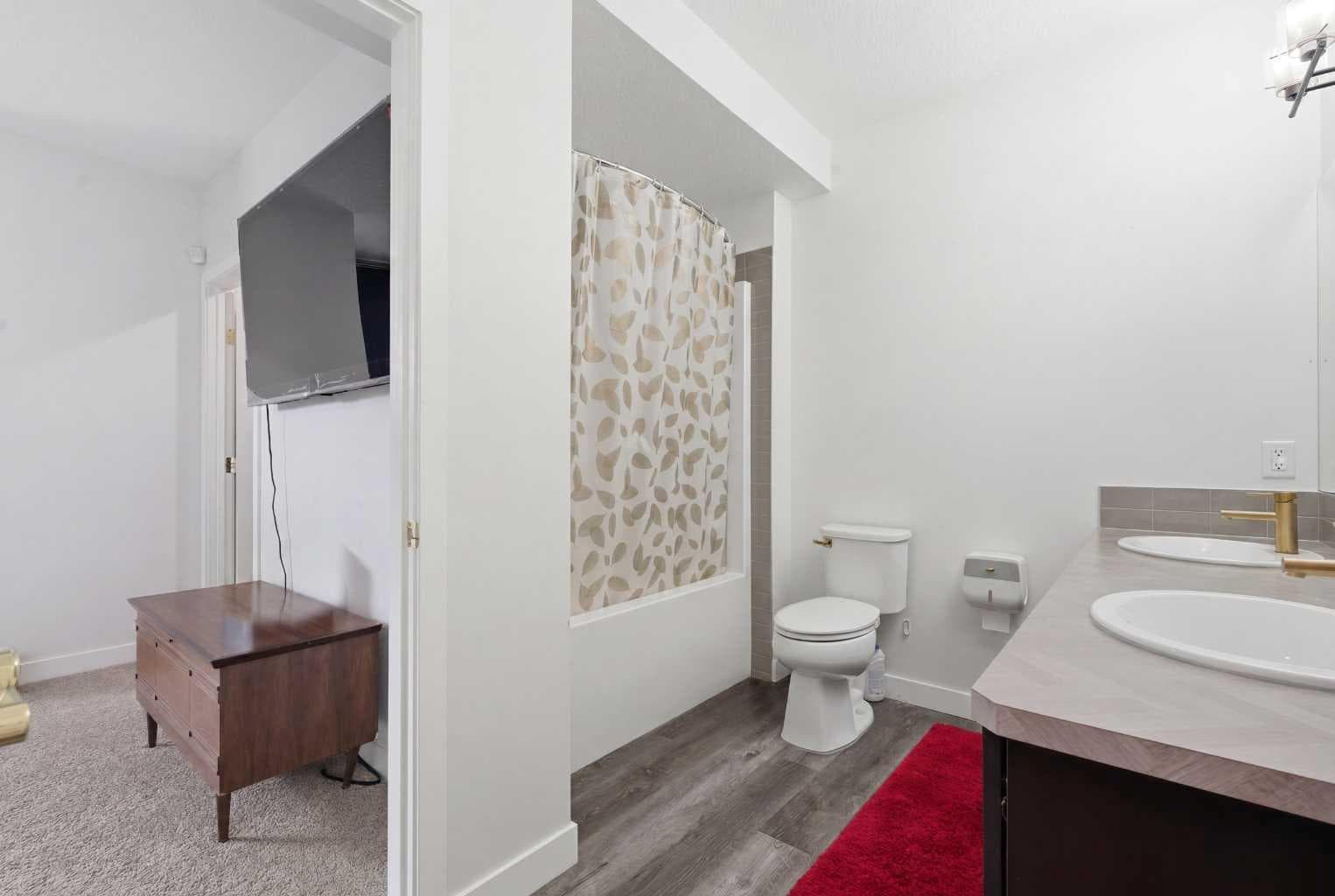 22 Howse Mount NE