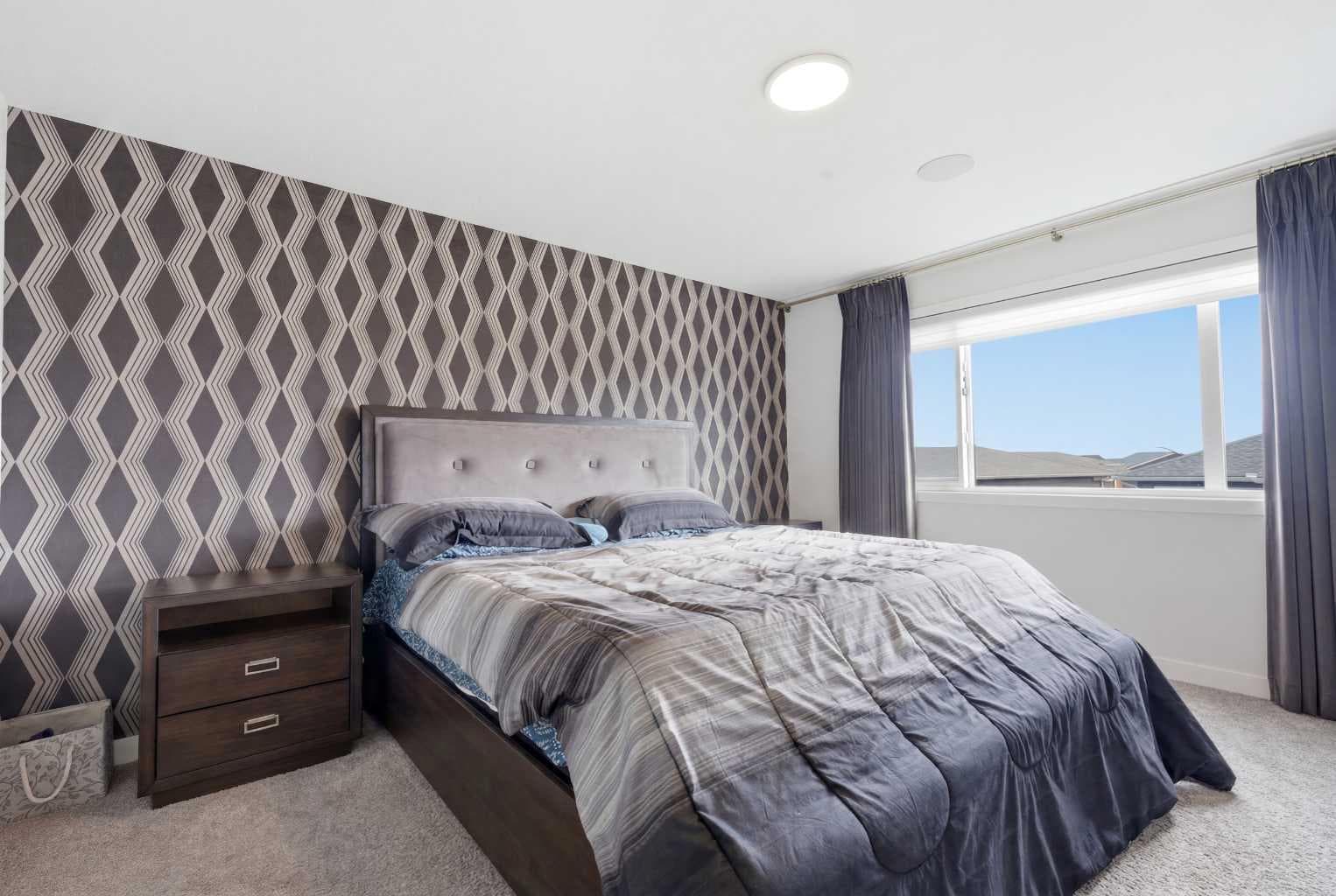 22 Howse Mount NE