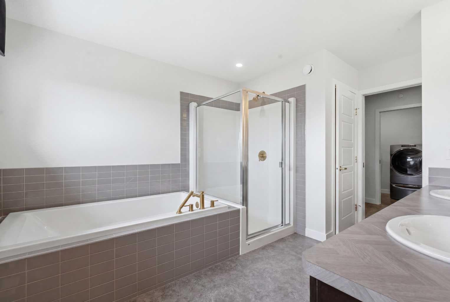 22 Howse Mount NE