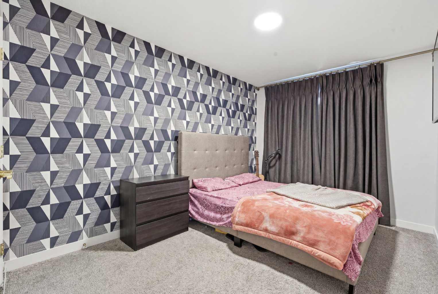 22 Howse Mount NE