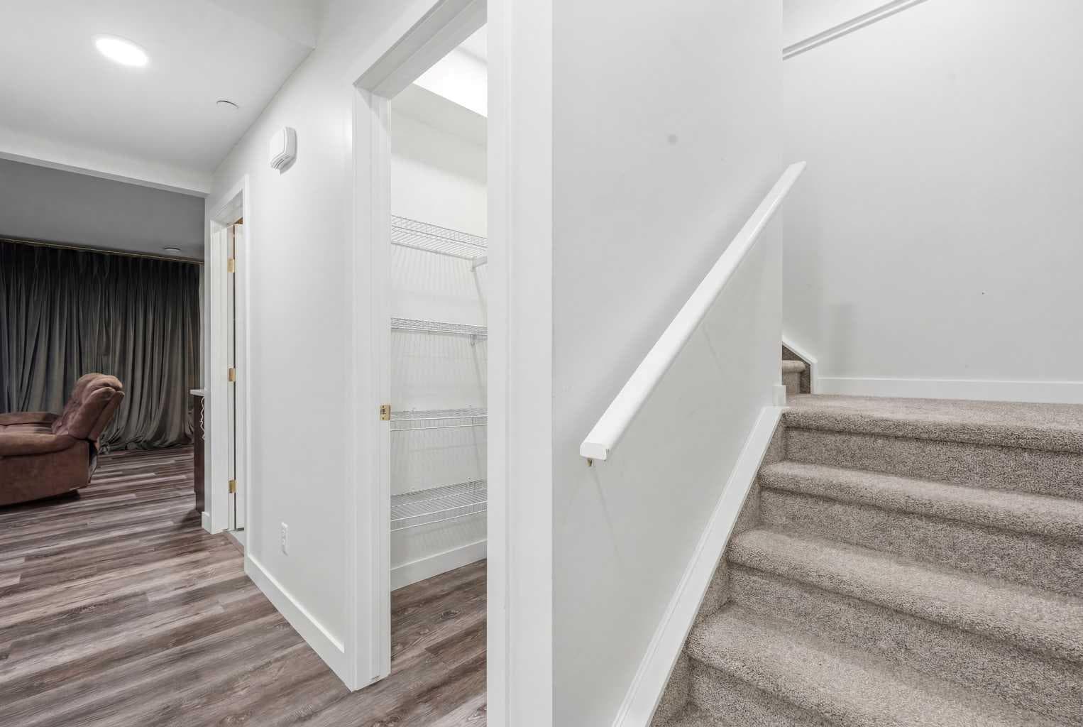 22 Howse Mount NE