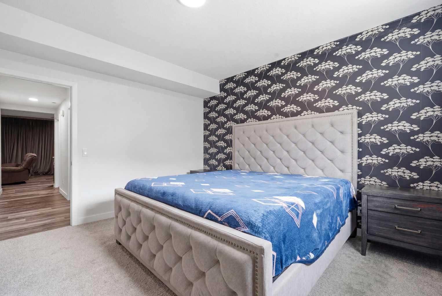 22 Howse Mount NE