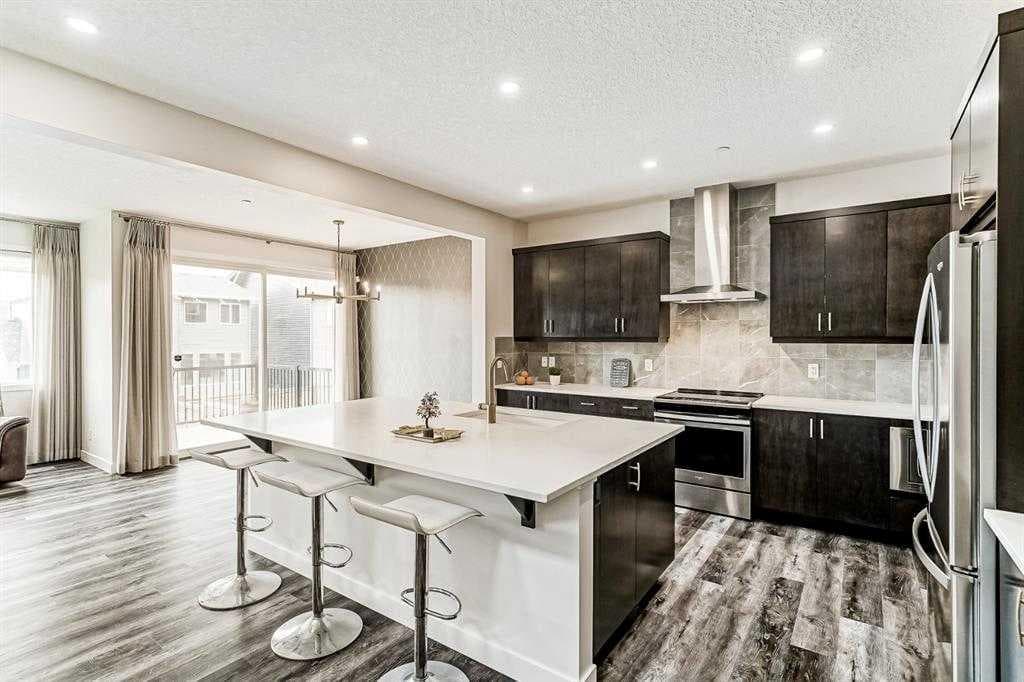 22 Howse Mount NE