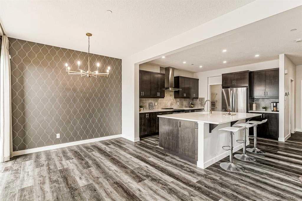 22 Howse Mount NE