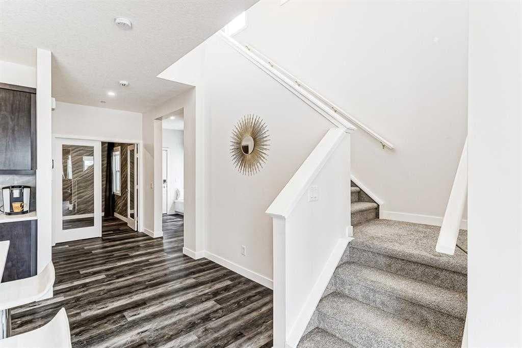 22 Howse Mount NE