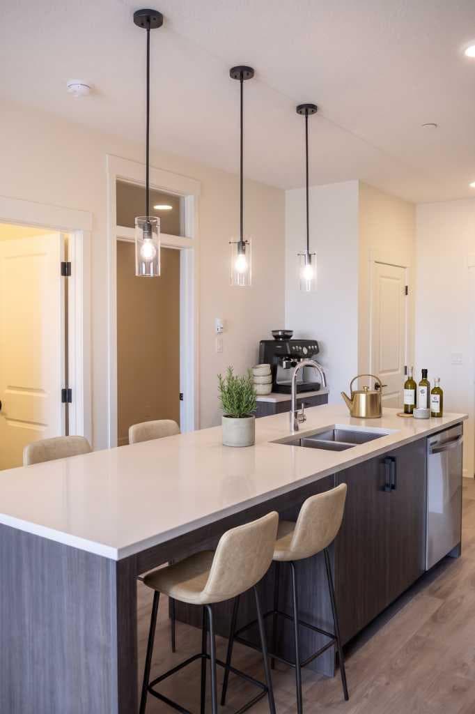 1305, 47 Creekview Gardens 