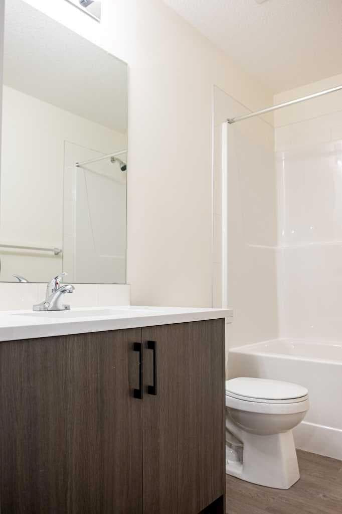 1305, 47 Creekview Gardens 