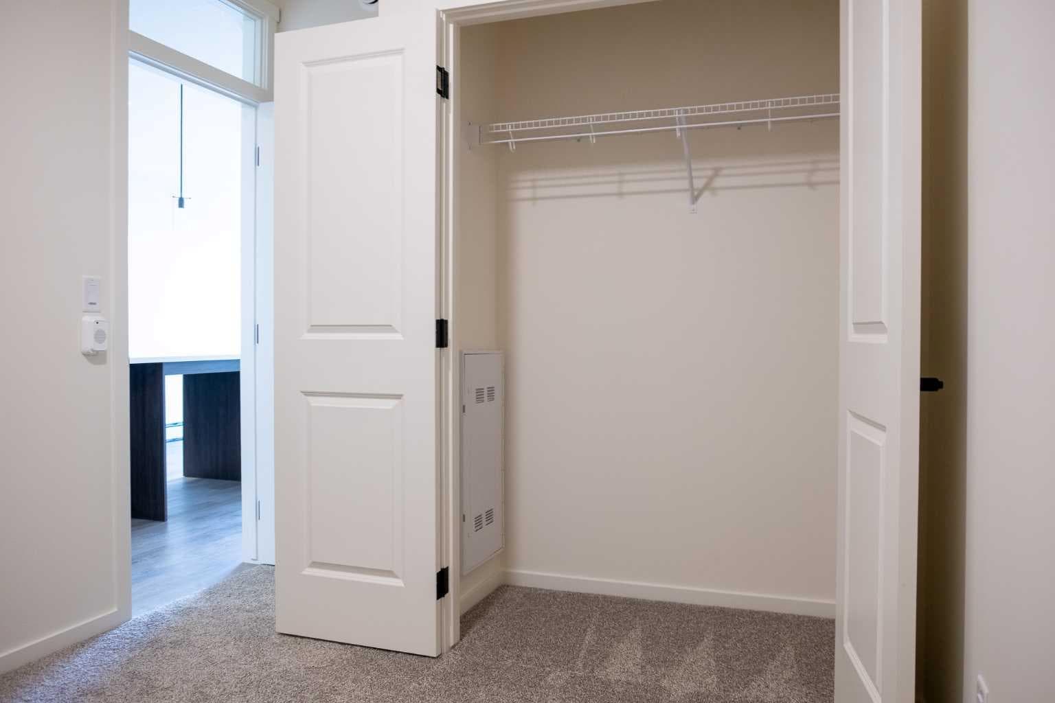 1305, 47 Creekview Gardens 