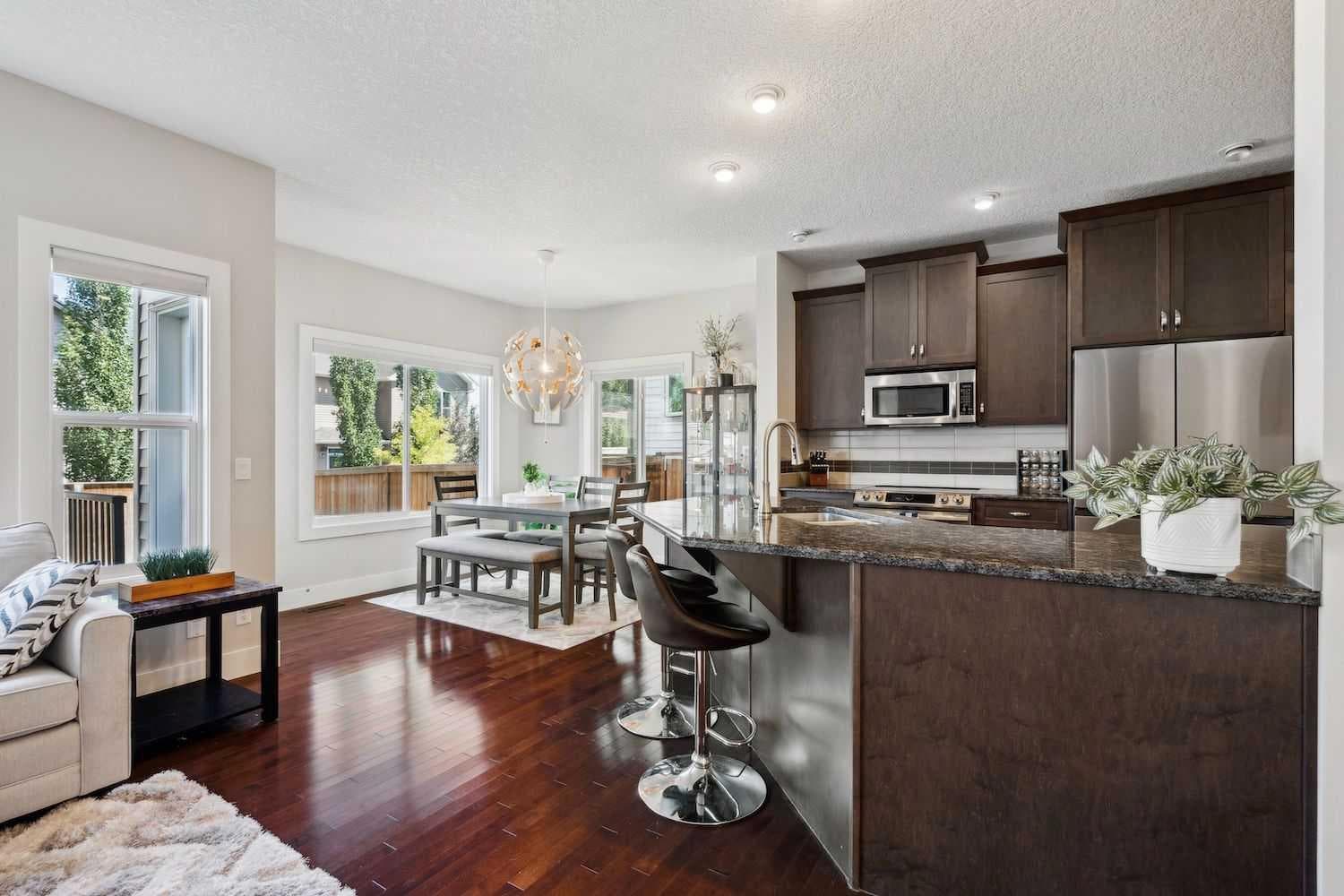 90 Sage Valley Road NW