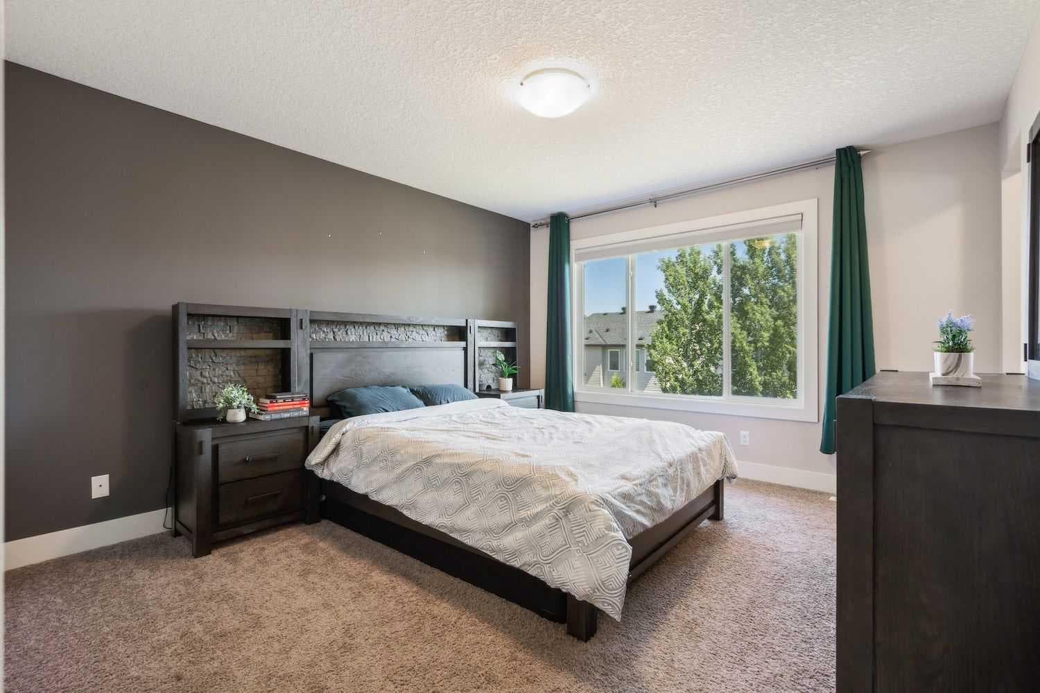 90 Sage Valley Road NW