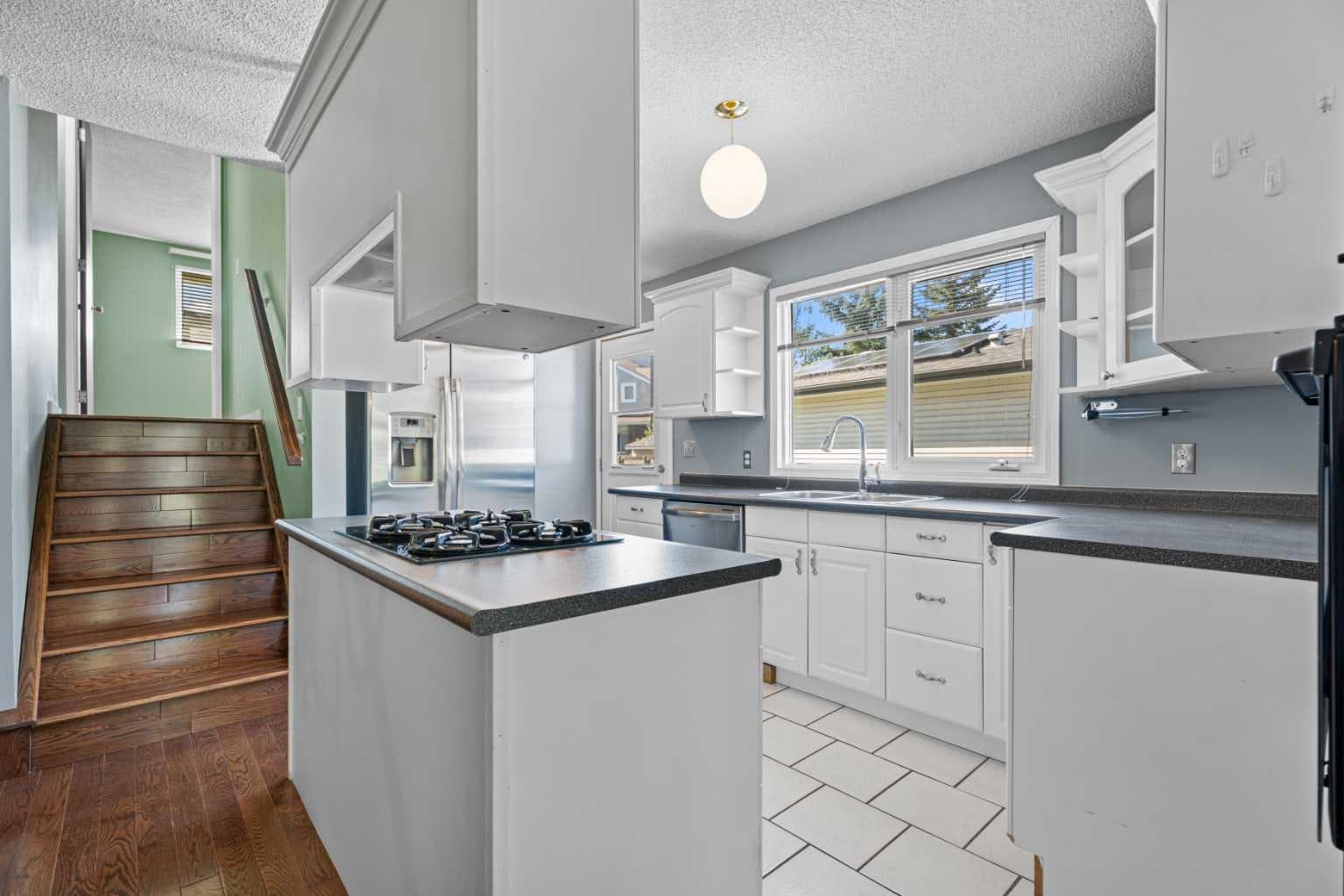 367 Woodridge Place SW