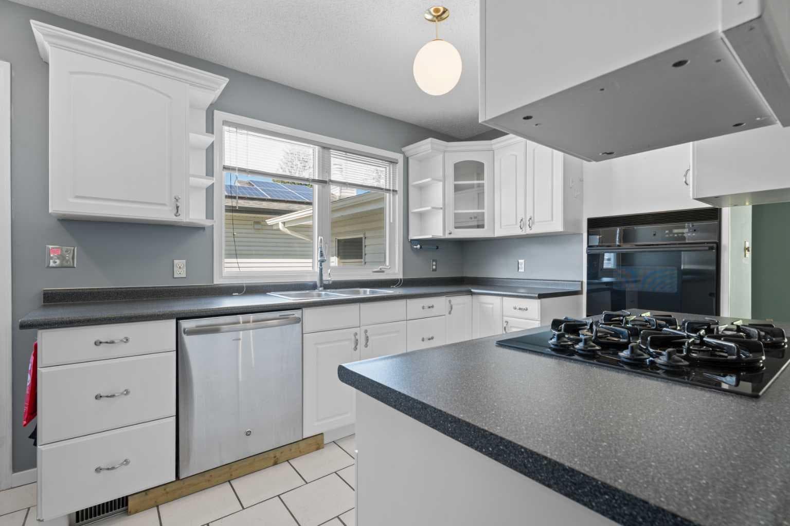367 Woodridge Place SW