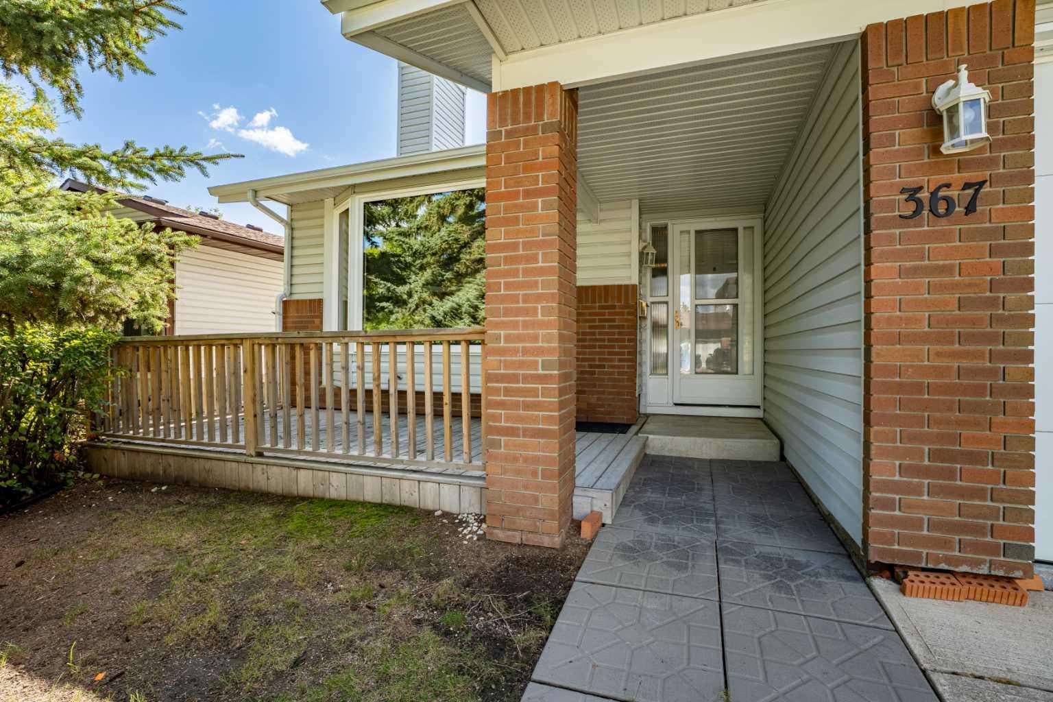 367 Woodridge Place SW