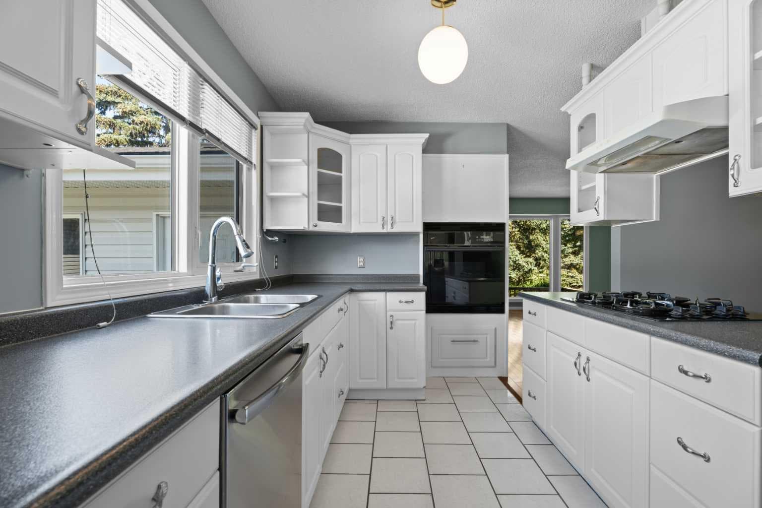367 Woodridge Place SW