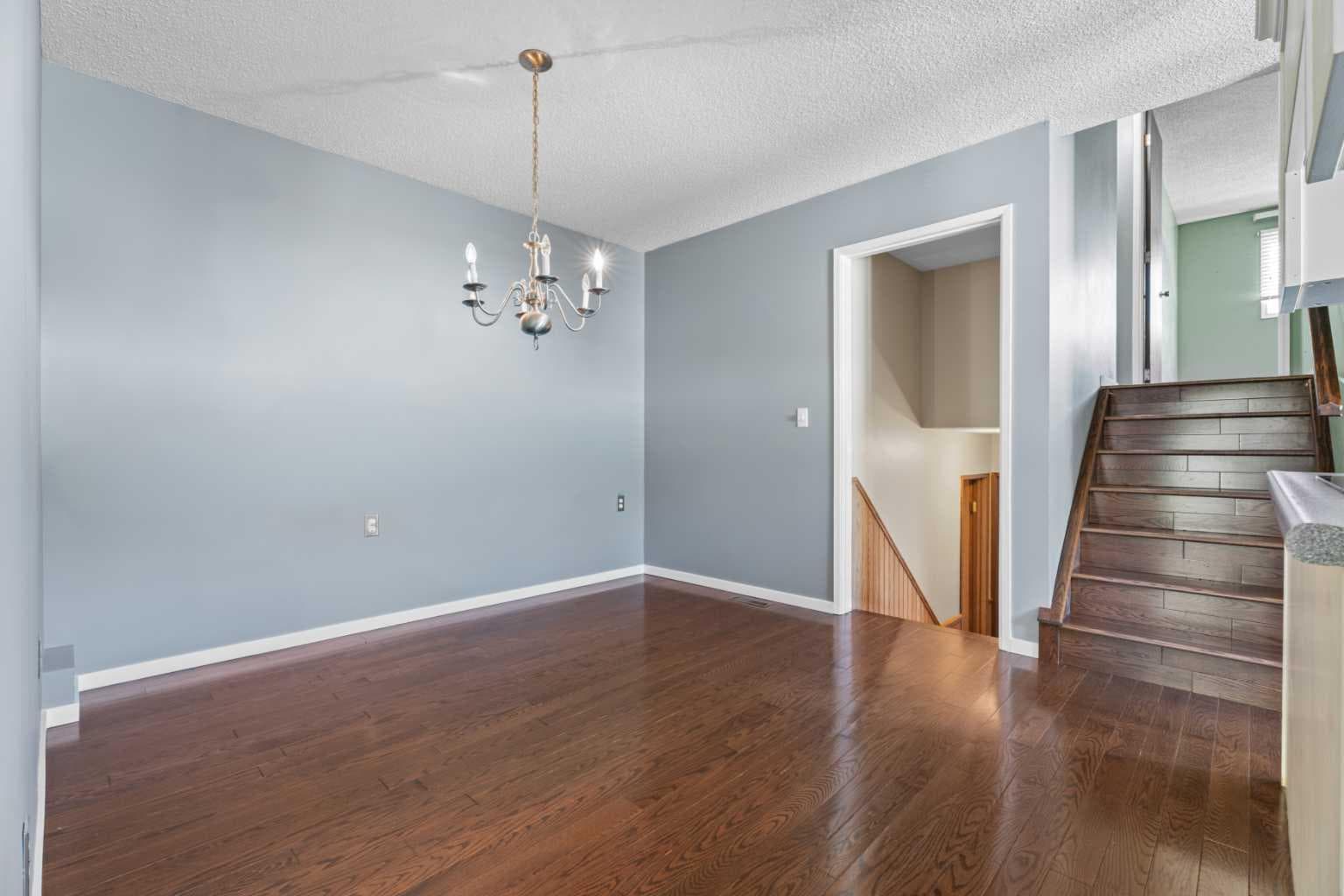 367 Woodridge Place SW