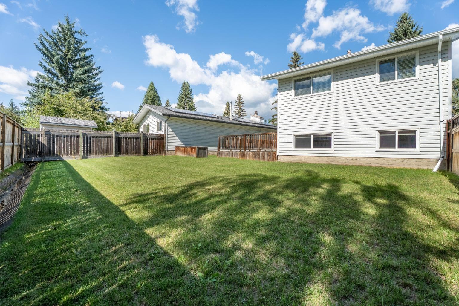 367 Woodridge Place SW
