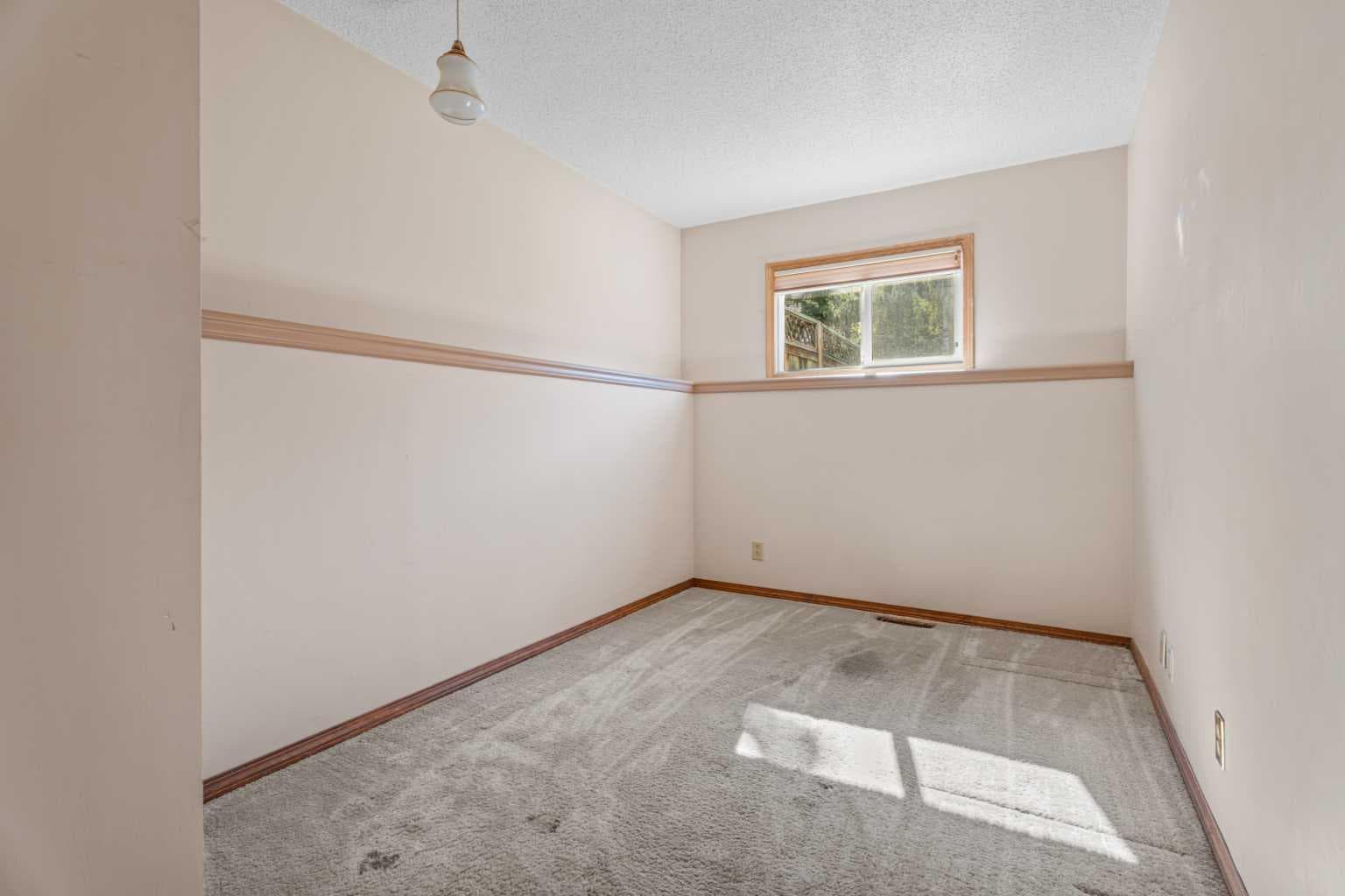 367 Woodridge Place SW
