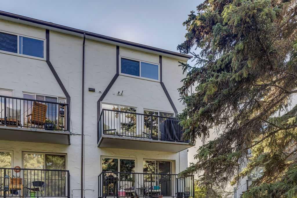 2, 308 Cedar Crescent SW