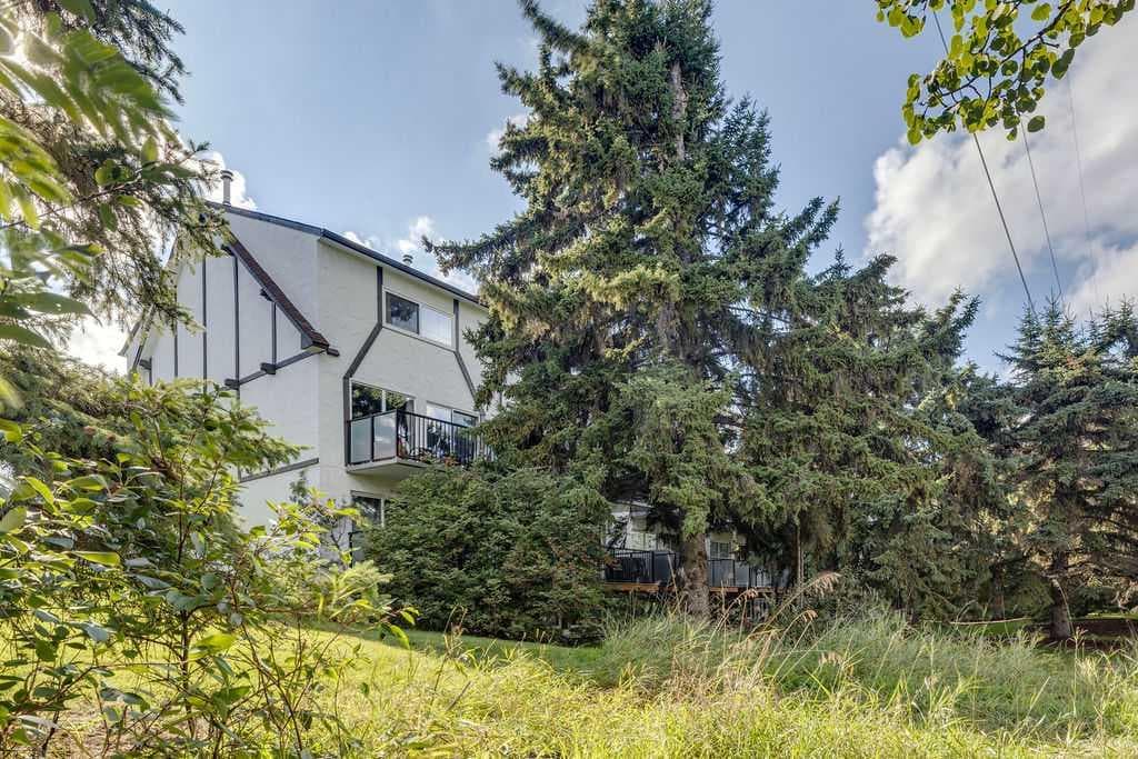 2, 308 Cedar Crescent SW
