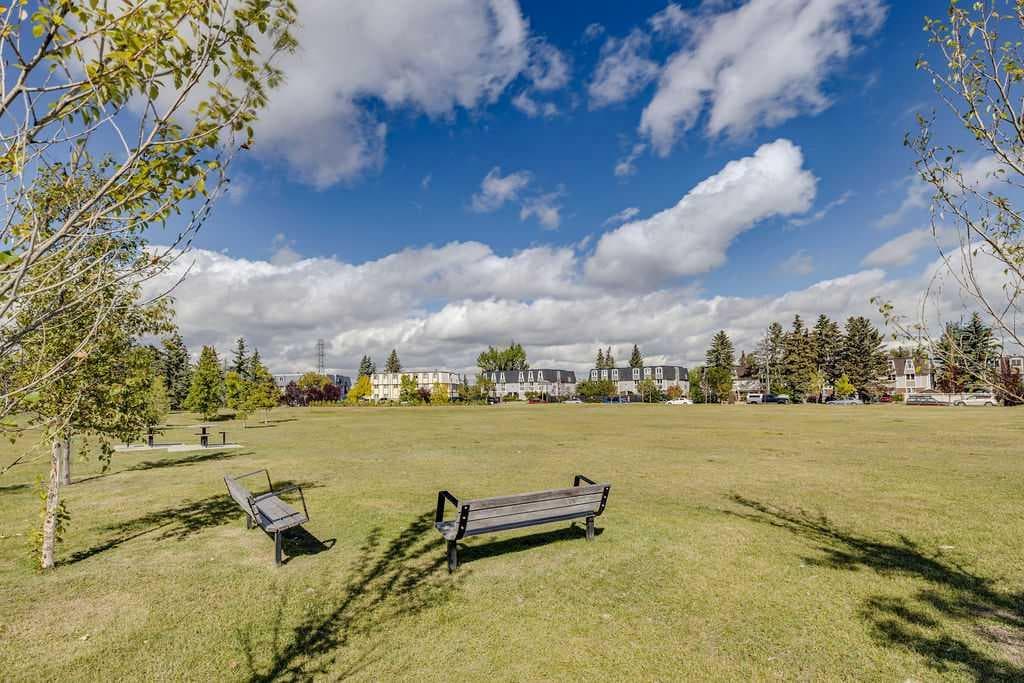 2, 308 Cedar Crescent SW