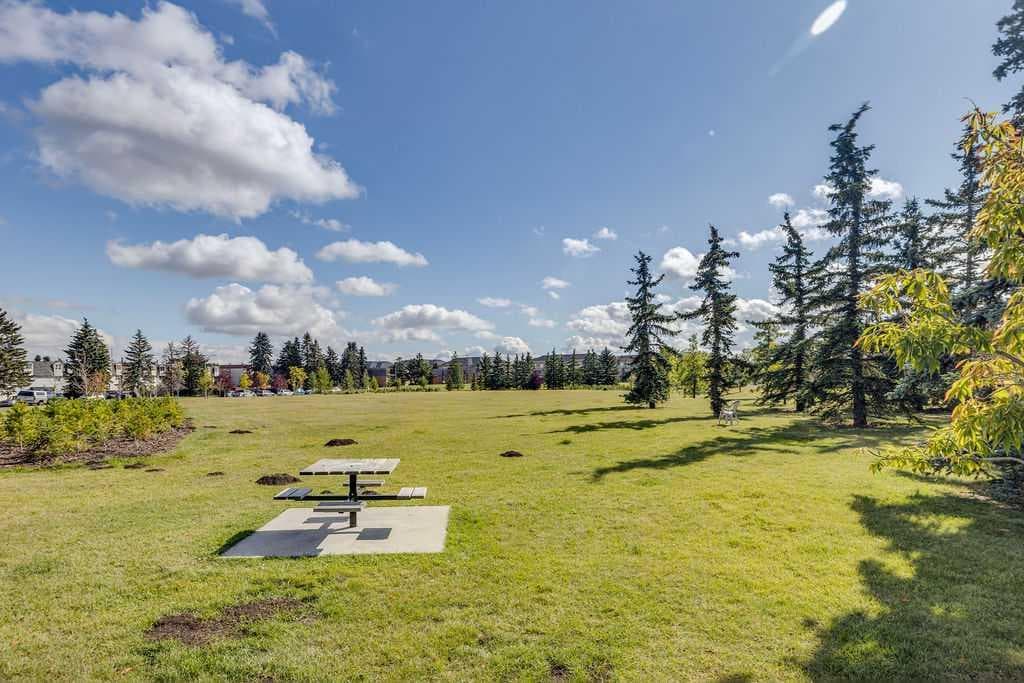 2, 308 Cedar Crescent SW