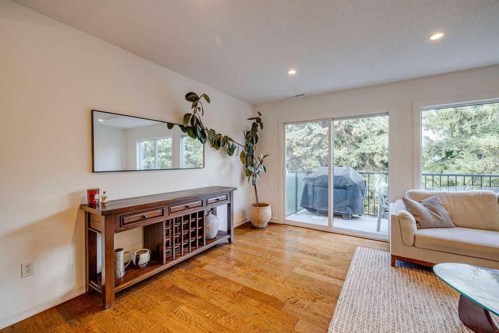 2, 308 Cedar Crescent SW