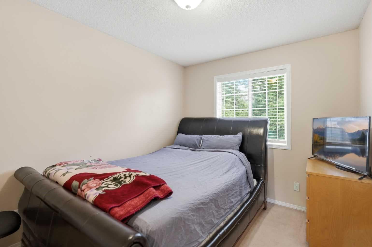 52 Douglas Glen Crescent SE