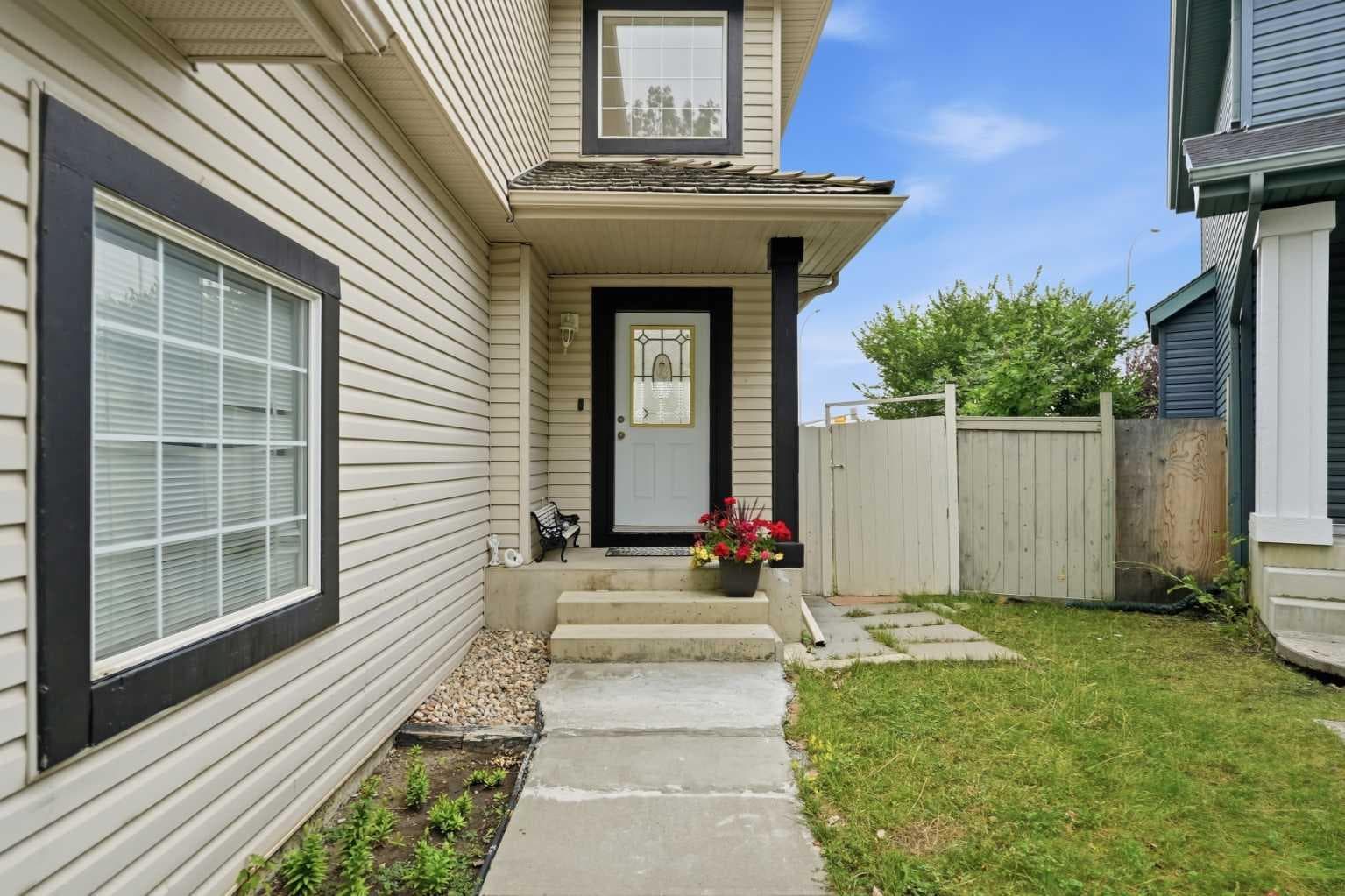 52 Douglas Glen Crescent SE