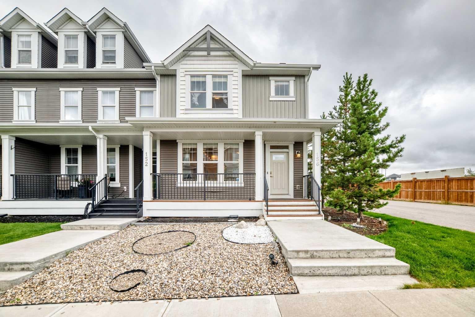 156 South Point Court SW