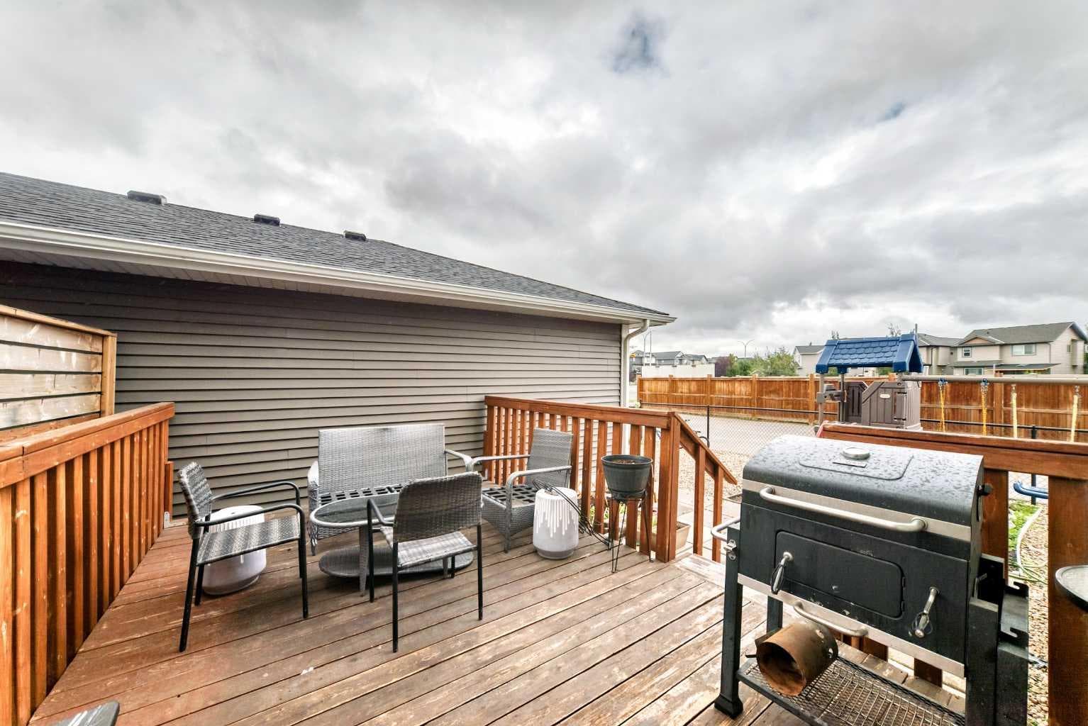 156 South Point Court SW