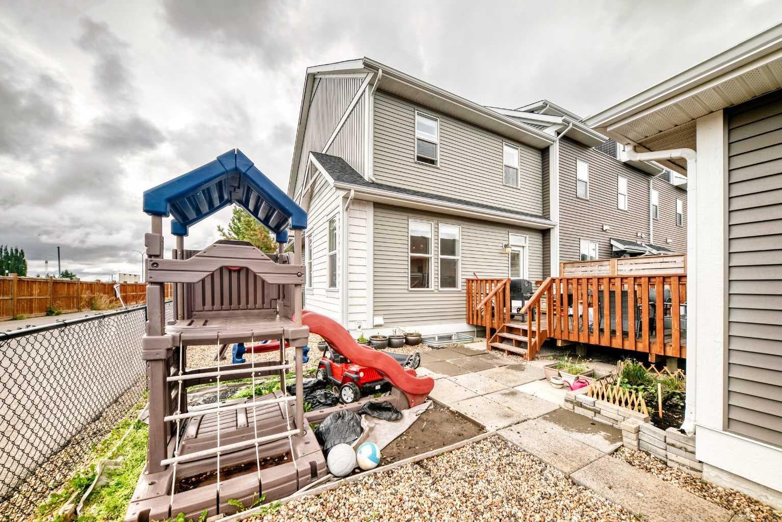 156 South Point Court SW