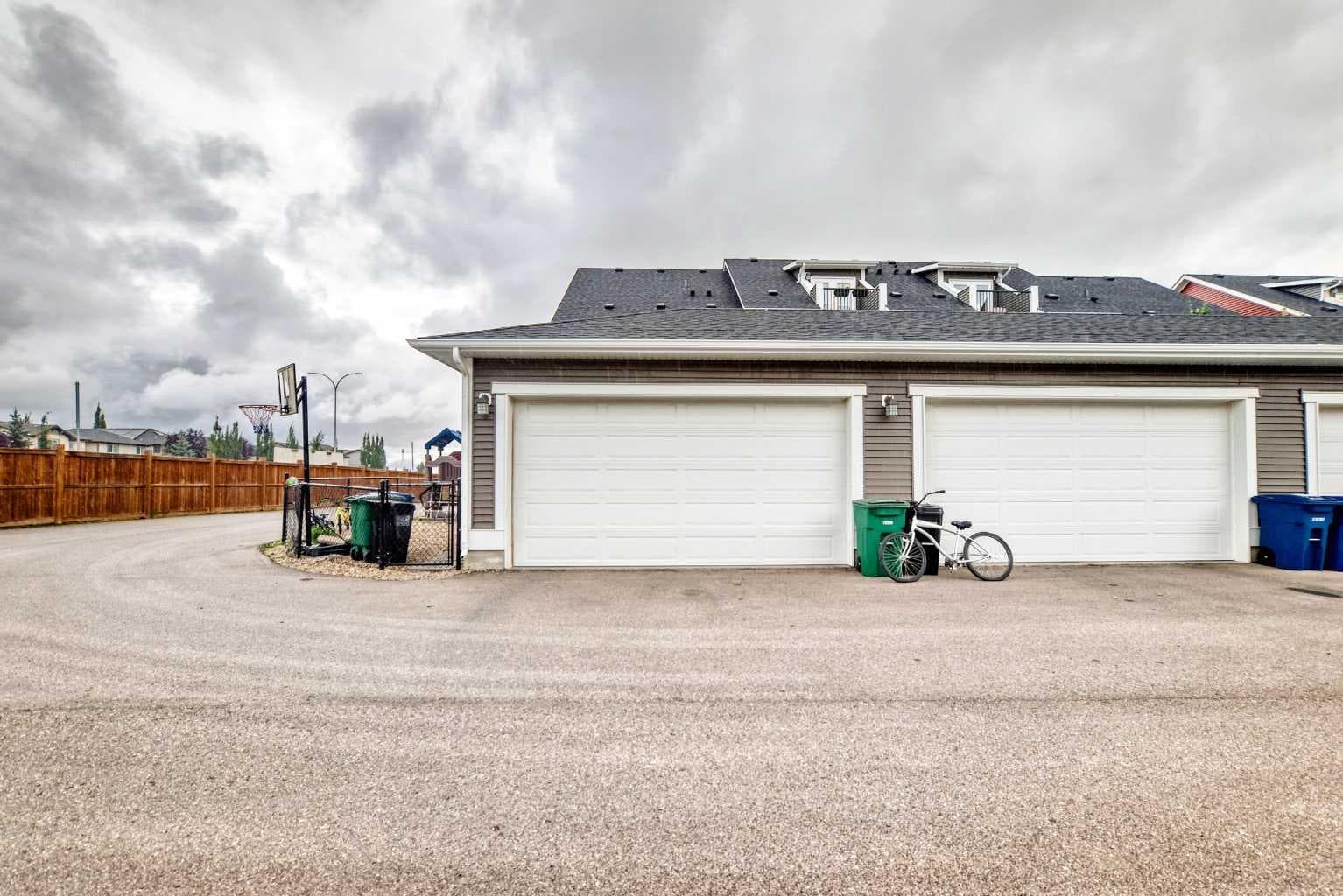 156 South Point Court SW