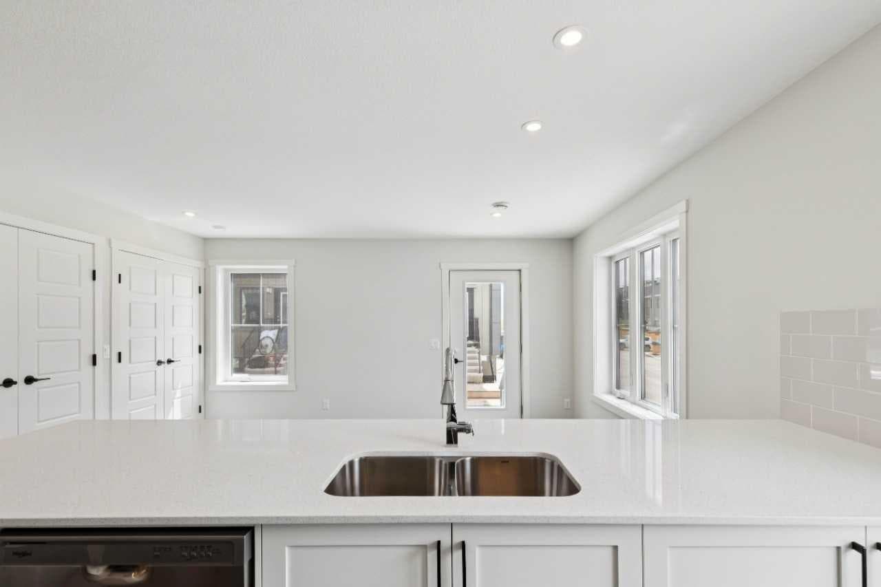 202, 40 Livingston Parade NE