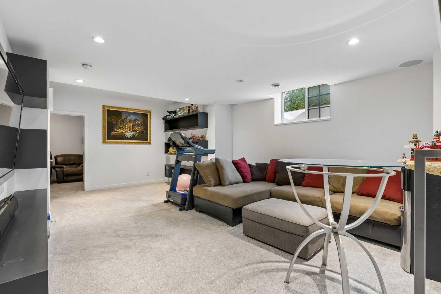 5 Mary Dover Drive SW